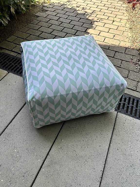 Tabourets: Hocker, Pouf – D'occasion à Uerkheim par Pata180817