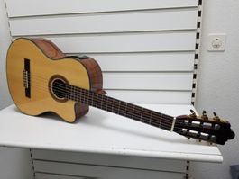 4/4 Klasisch gitarre CG 640, mit tonabnehmer & tuner,neuwert