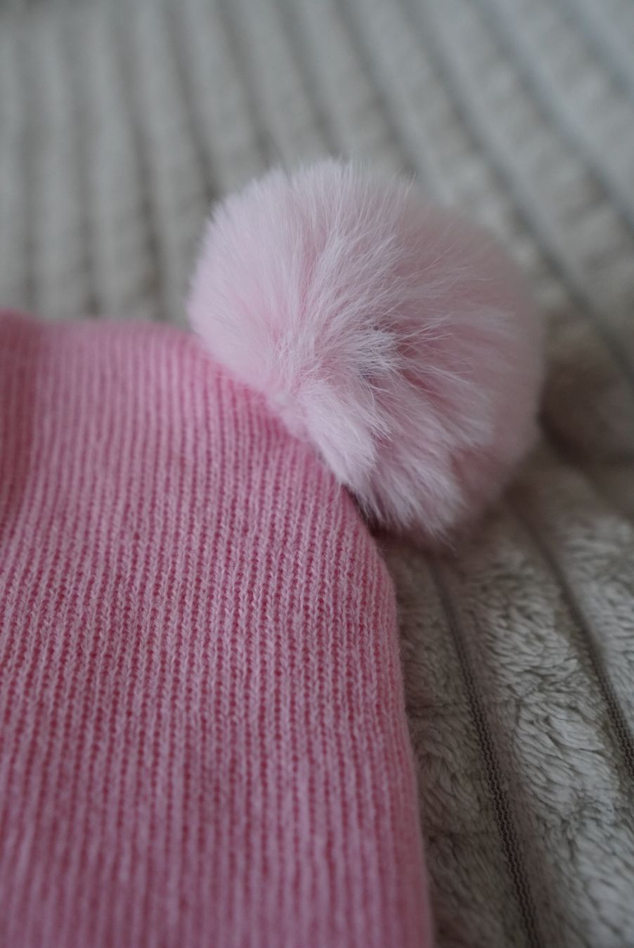 Chapeaux, bonnets & casquettes: Bonnet rose avec pompons – Neuf – Neuf (Voir description) à Onex par Magou_31 3