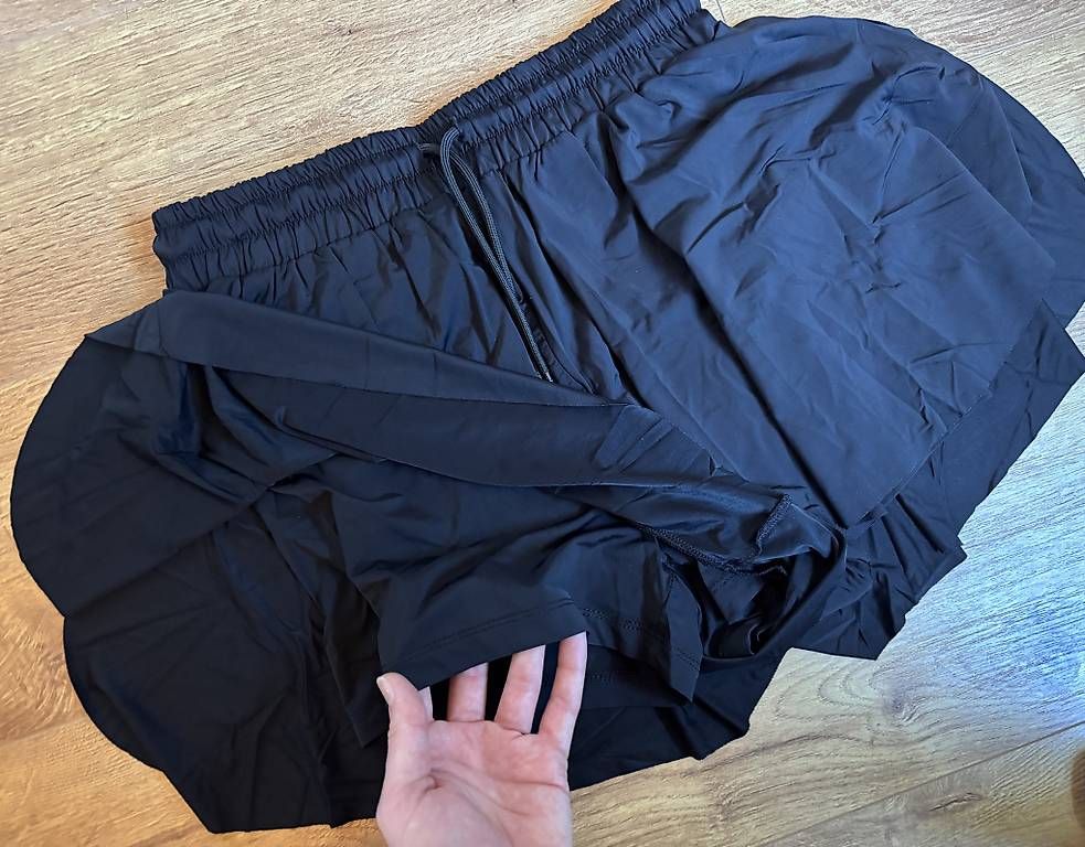 Hosen: Rock-Hose – Gebraucht aus Rupperswil von az5_x87v 1