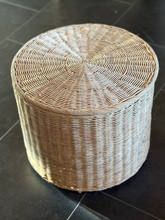 IKEA TOLKNING Hocker mit Aufbewahrung (Gebraucht) in fr CHF 20  nur  Abholung auf Ricardo kaufen