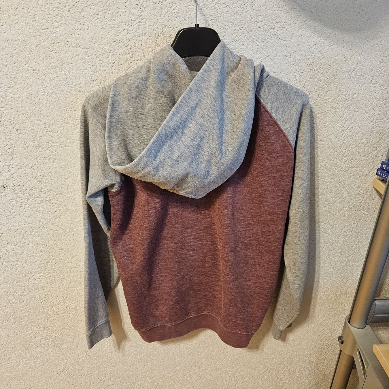 Quiksilver Maglioni & Felpe: Quiksilver Kapuzenjacke Gr. 152 – Usato da Embrach venduto da Lilly2021 1