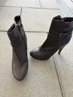 High heels, Leder