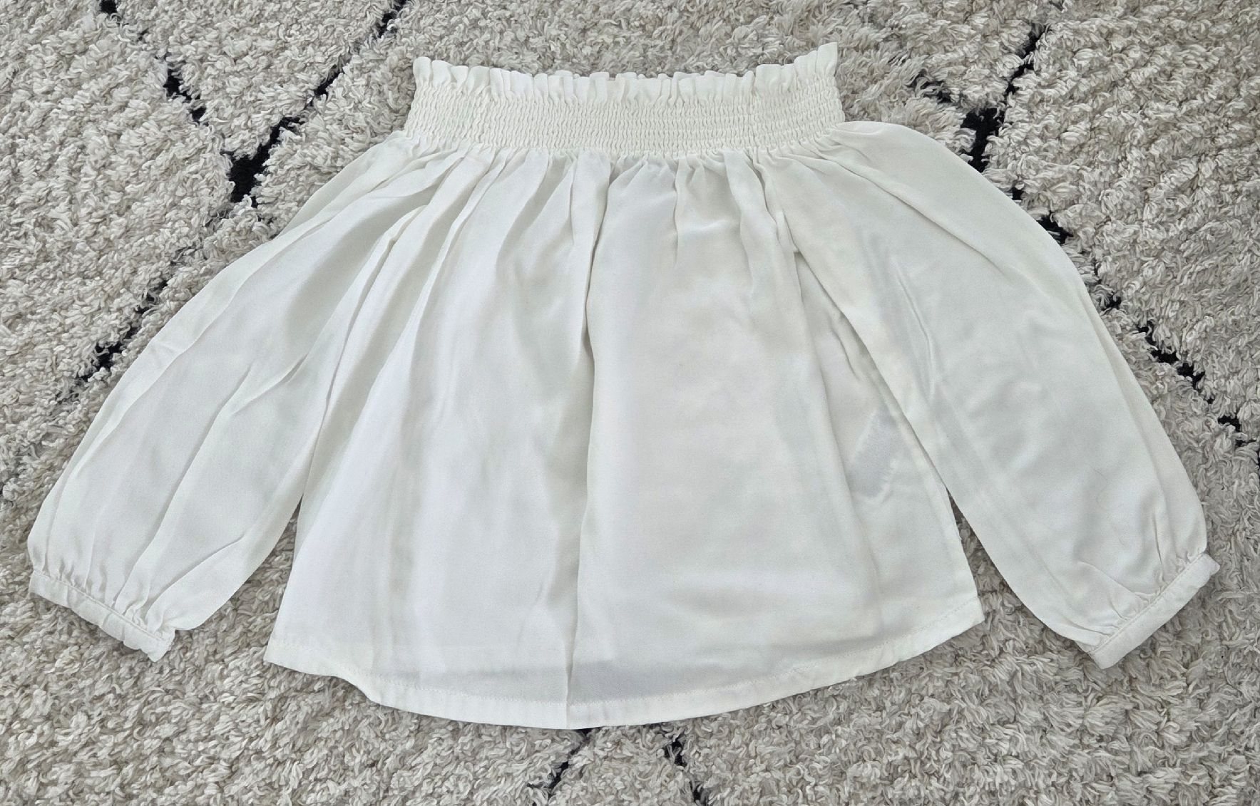 Only Camicette: Carmen-Bluse mit elastischem Ausschnitt und Puffärmeln. – Usato da Belp venduto da mar_wyp6