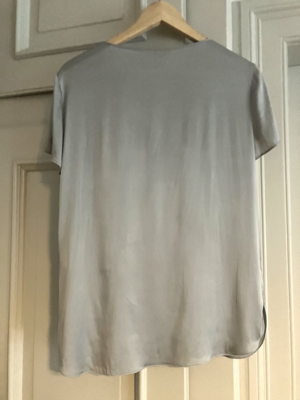 Max Mara T-shirt: T-Shirt aus Seide von Max Mara – Nuovo (secondo la descrizione) da Zürich venduto da luna779 1