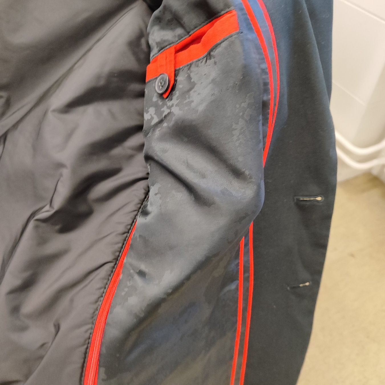 Hugo Boss Giacche: Boss Blazer mit Gilet Gr 98 – Usato da Langnau am Albis venduto da Judithsebi 4