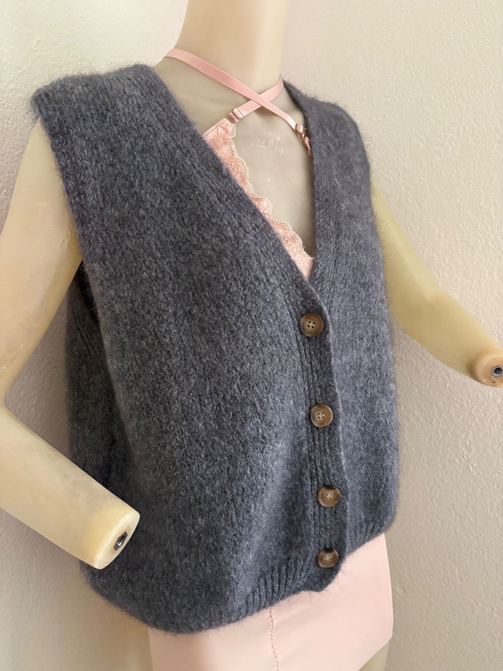 Gilet & Giacche: COLETTE Strickweste one size – Nuovo e nell'imballaggio originale da Niederbipp venduto da fashionfuchs 1