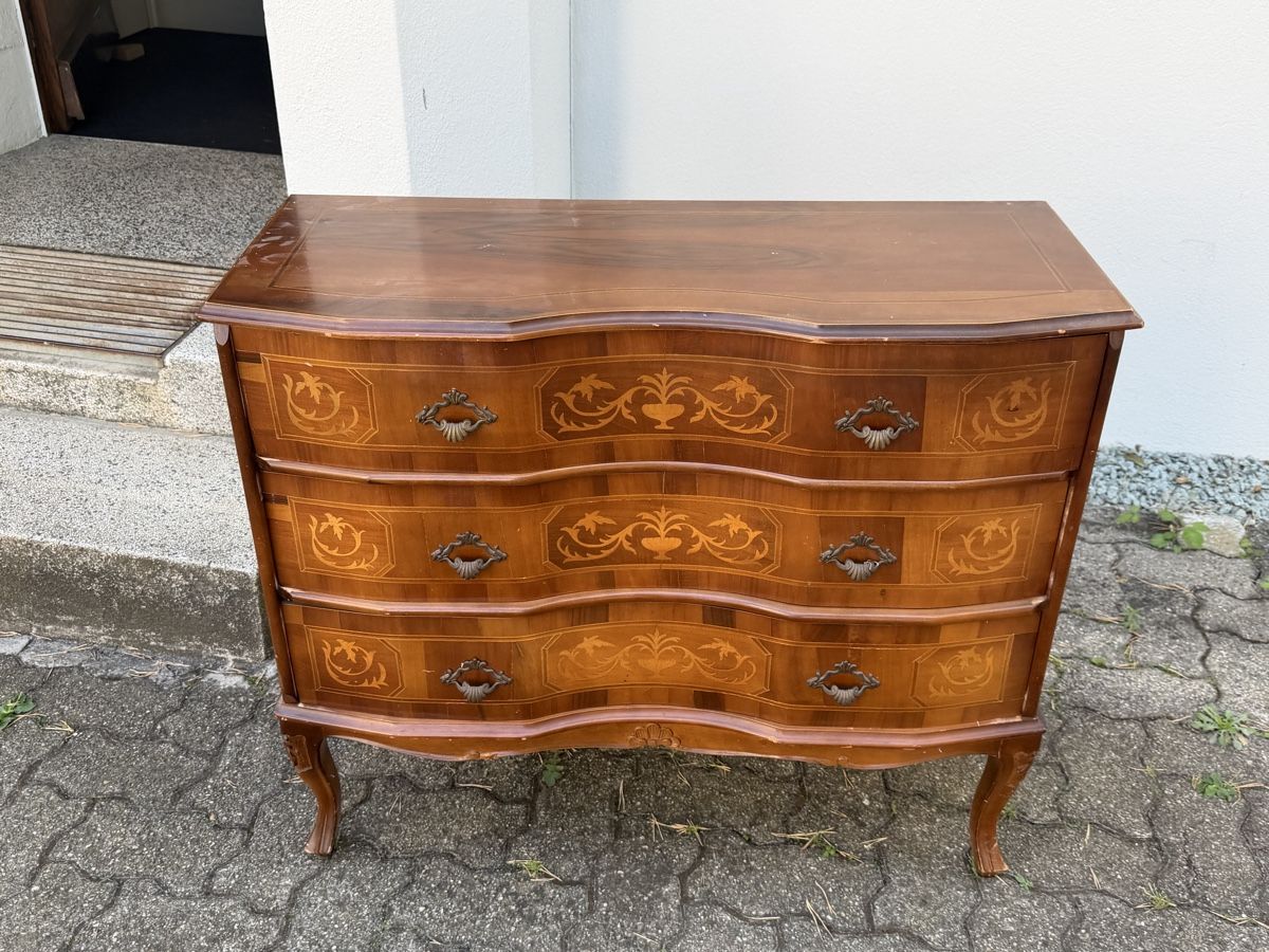 Commodes: Kommode mit Intarsien neuwertig – D'occasion à Frenkendorf par Marwan18