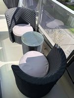 Kaffeelounge mit drehbaren Sesselnt