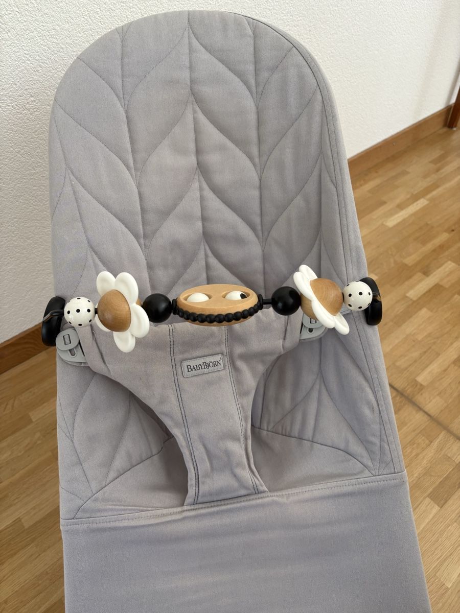 Babybjörn Sdraiette & Sdraiette a dondolo: Babybjörn Wippe mit Spielring – Usato da Sissach venduto da JoolkeBa