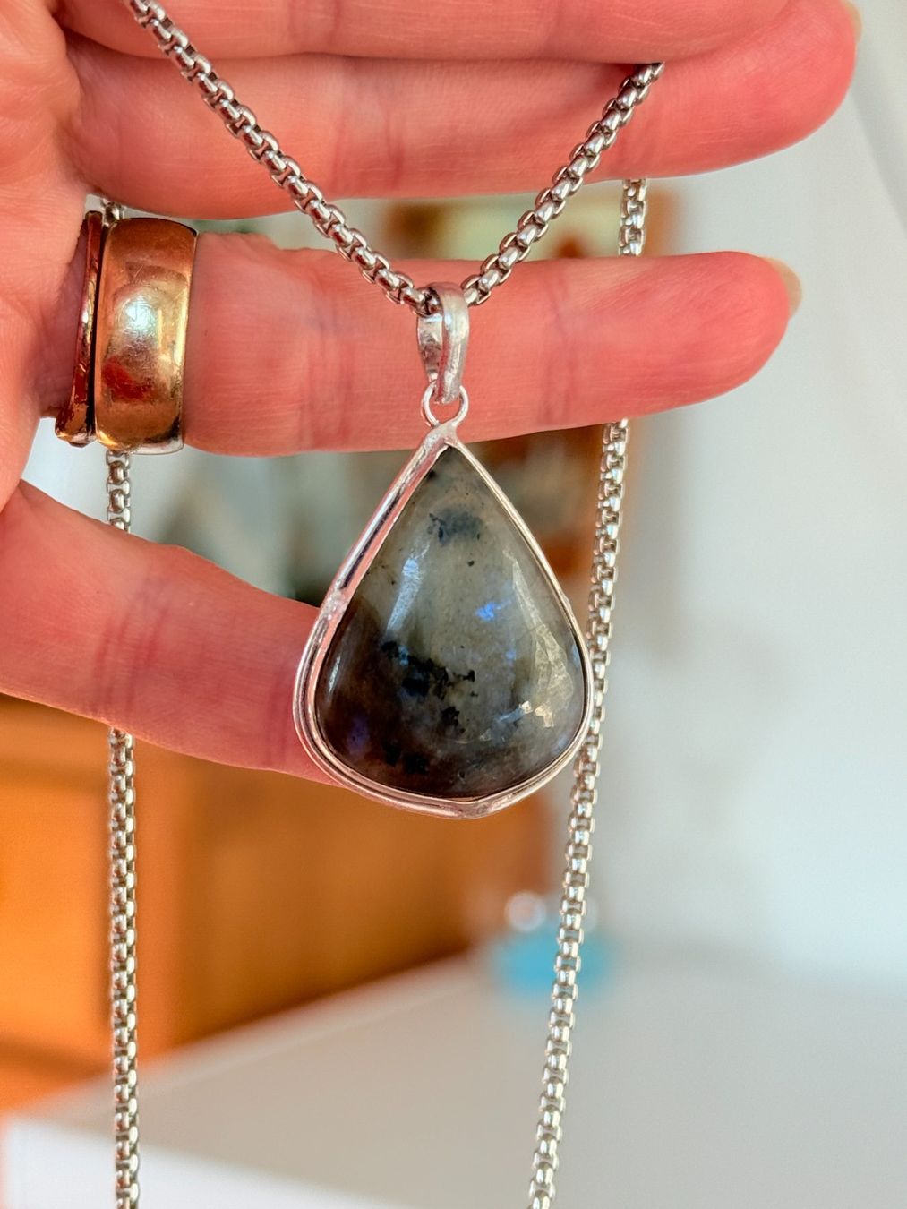 Catenine: Collier Labradorite naturelle – Nuovo e nell'imballaggio originale da Genève venduto da AGBERG