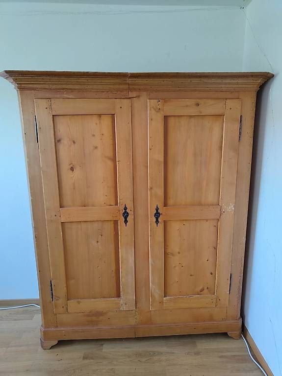 Schränke: Schöner Holzschrank – Gebraucht aus Zürich von sil_2ygd