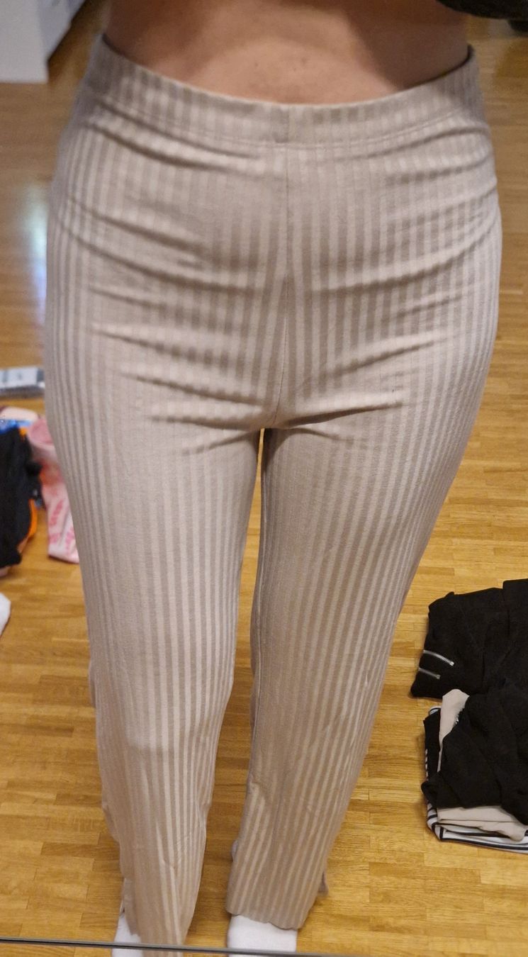 H&M Pantaloni: Pantalon léger beige taille M/L H&M – Nuovo (secondo la descrizione) da Versoix venduto da aline_b 4