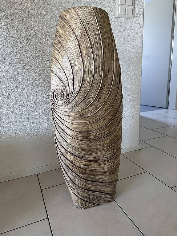 Vase & Récipients: Hochwertige Designer-Vase aus Kunstfaser – D'occasion à Unterlunkhofen par sus_ry82