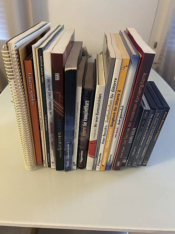 Bücher: Gitarrenlernbücher und DVDs – Gebraucht aus Müllheim Dorf von castor29