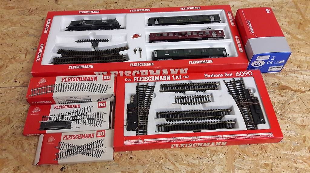 Fleischmann Modellini di ferrovie: Zu Verkaufen Fleischmann Eisenbahn Modell H0 – Usato da Solothurn venduto da Pe.Ry