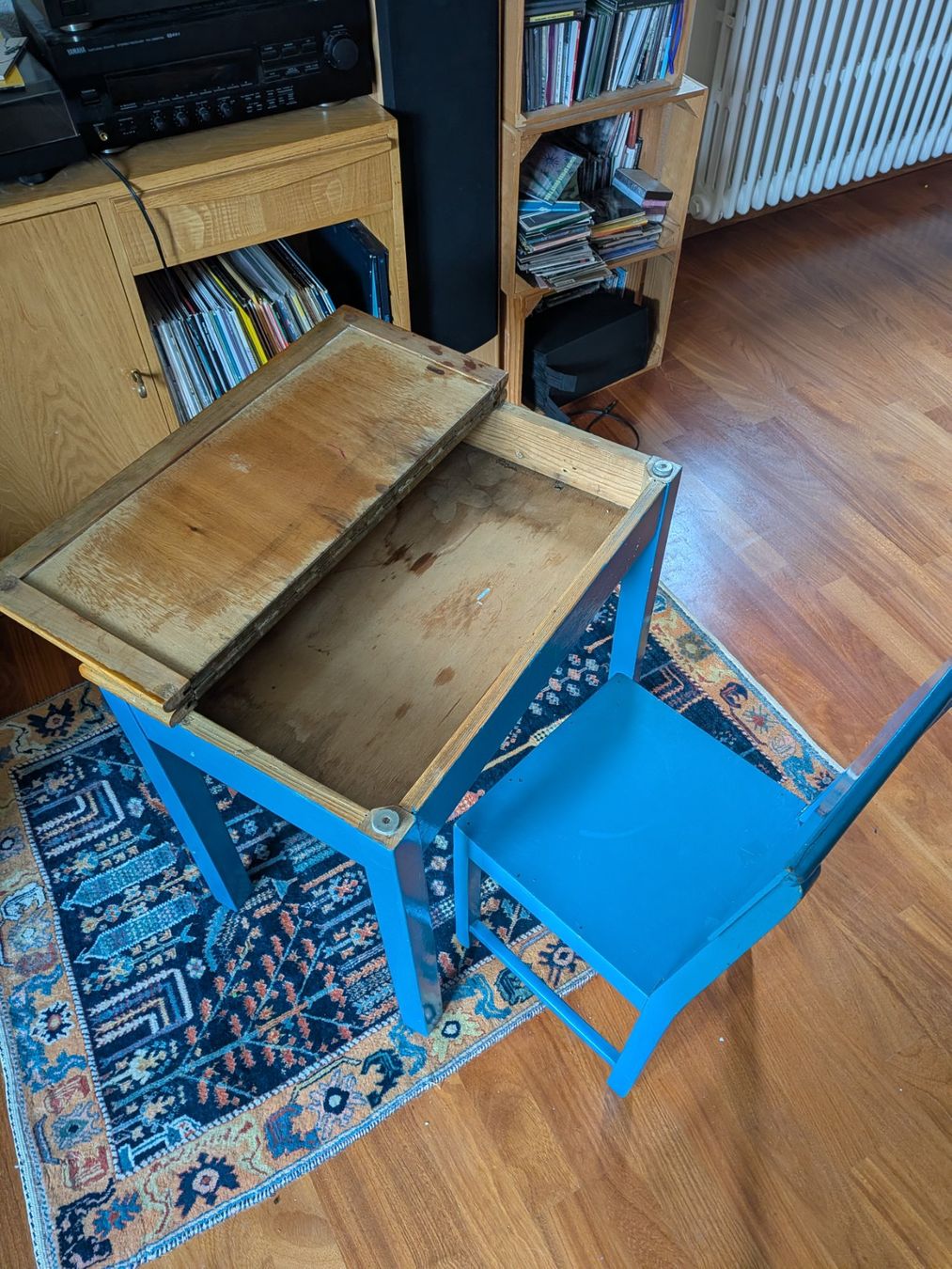 Tische: Kinder Basteltisch – Gebraucht aus Zürich von ala_9lyn 1