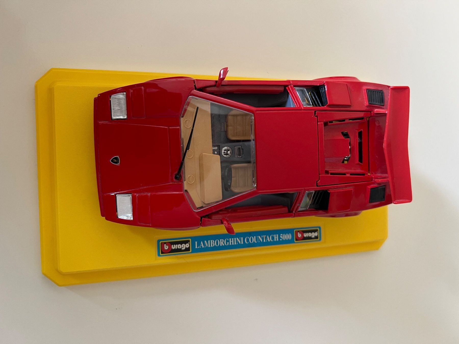 Bburago Modellautos: Bburago Lamborghini Countach 5000 Quattrovalvole 1:24 – Neu (gemäss Beschreibung) aus Altstätten SG von sheamus 4
