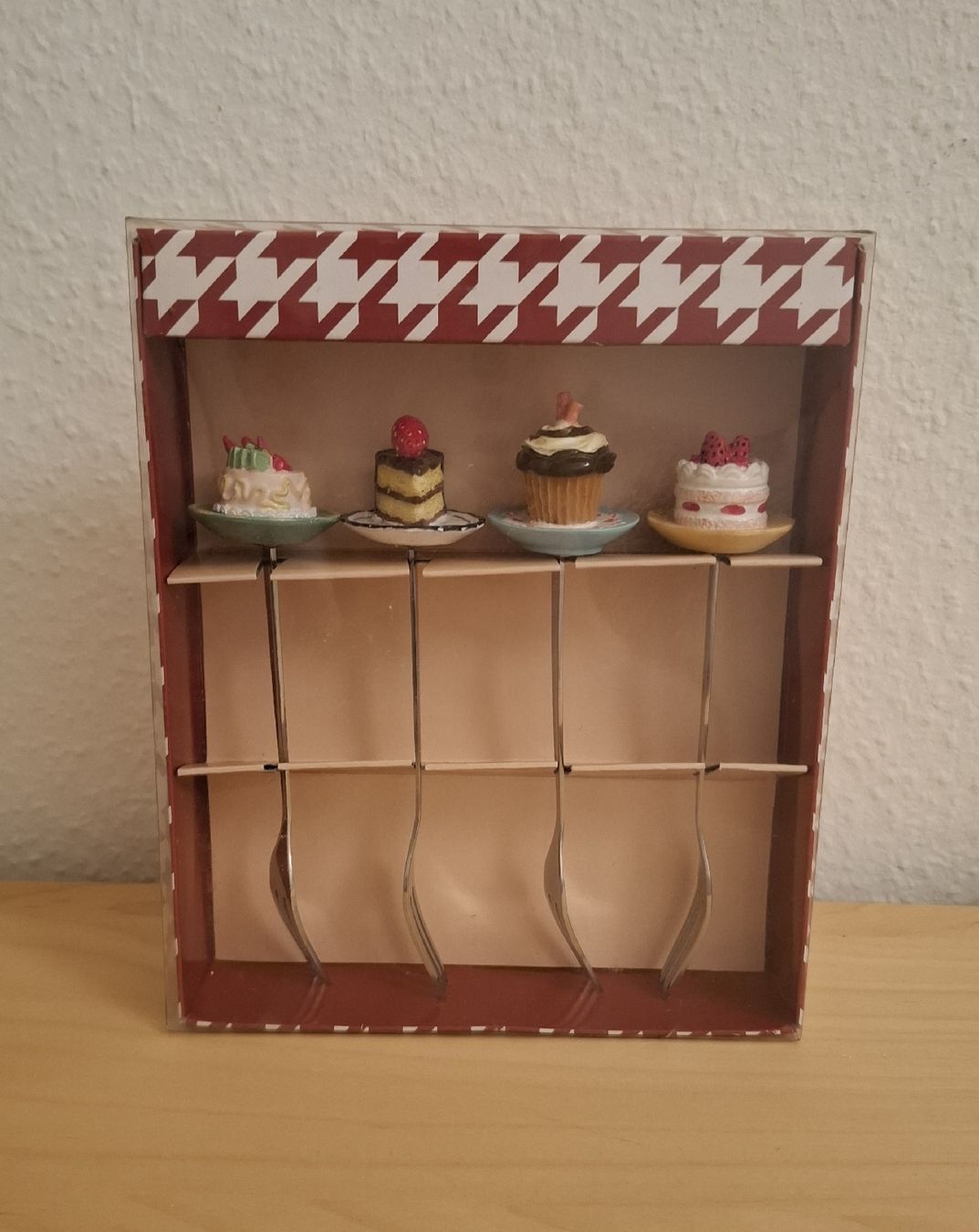 Gabeln: Set de fourchettes à dessert – Neu und originalverpackt aus Vevey von latessinoise