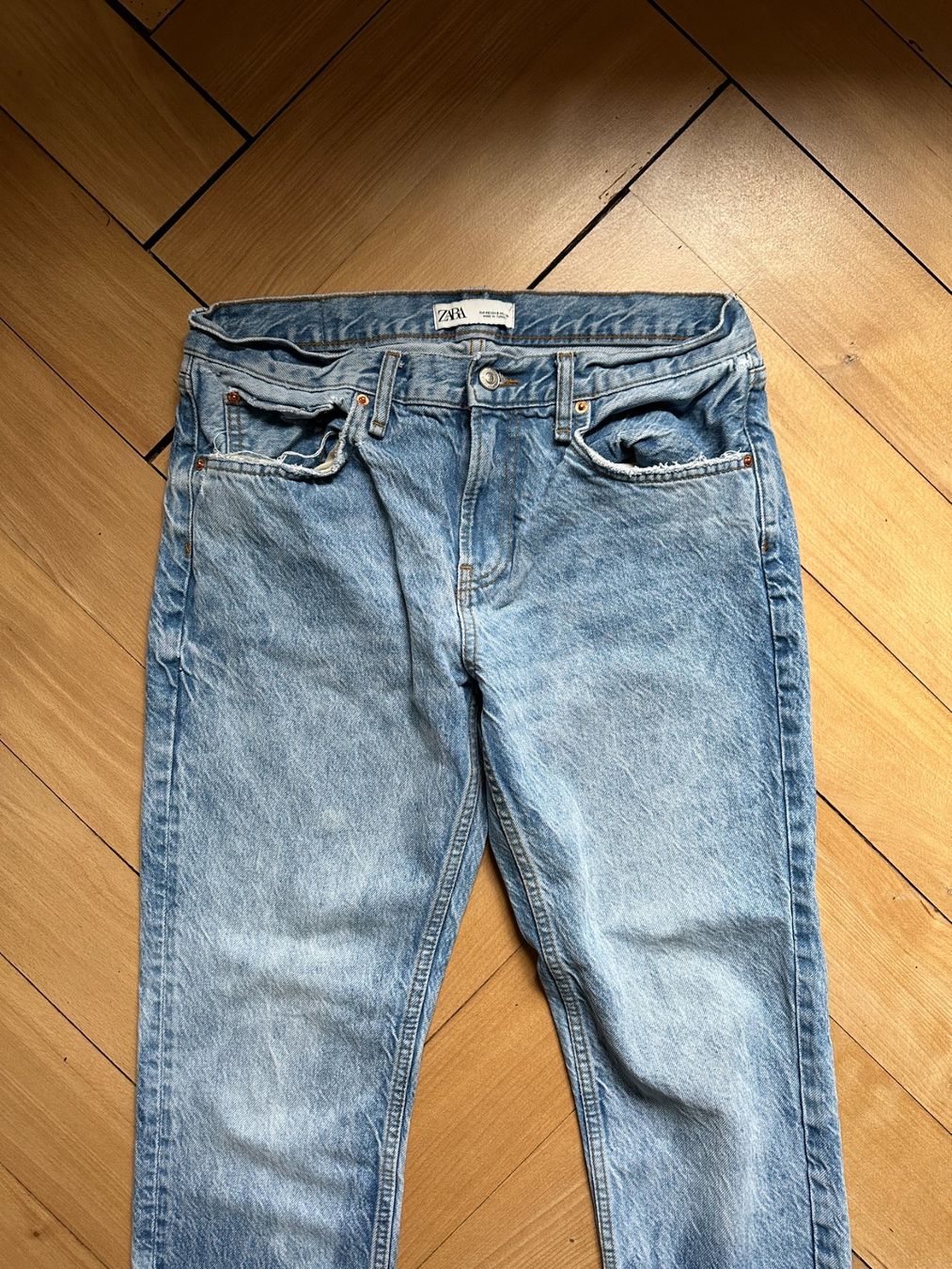 Zara Jeans: ZARA - Jeans hellblau 40 – Gebraucht aus Zürich von Diazaio 1
