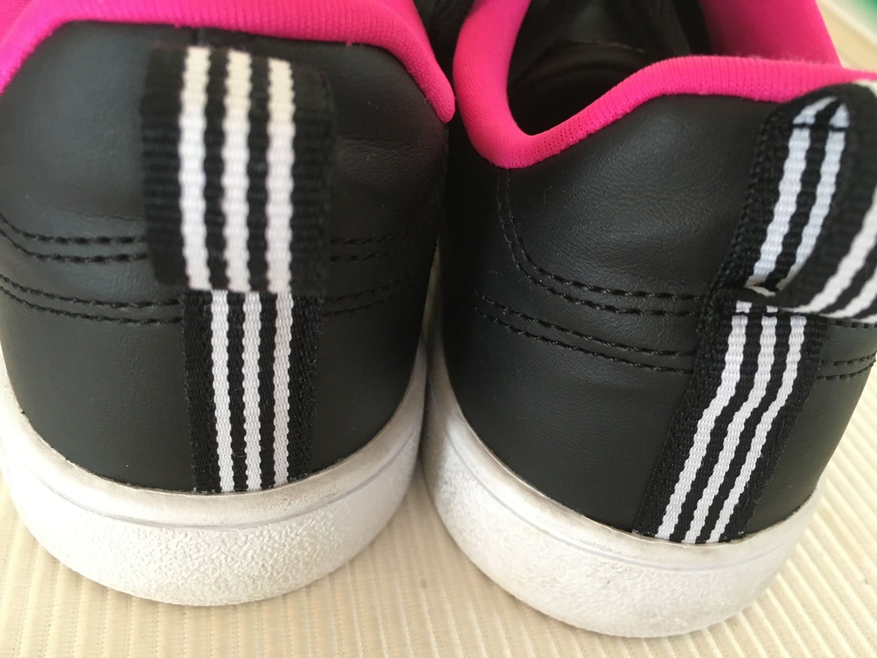 Adidas Damenschuhe: Adidas Sneakers Gr. 40 – Gebraucht aus Muotathal von robin40 9