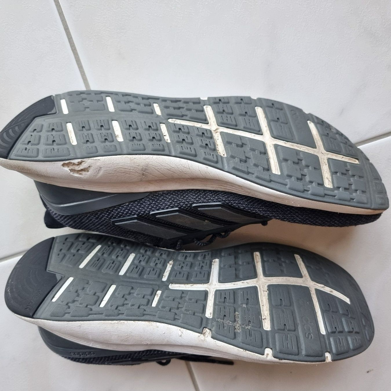 Adidas Scarpe da uomo: Adidas Turnschuhe Gr. 45 1/3 – Usato da Arth venduto da Africa44 5
