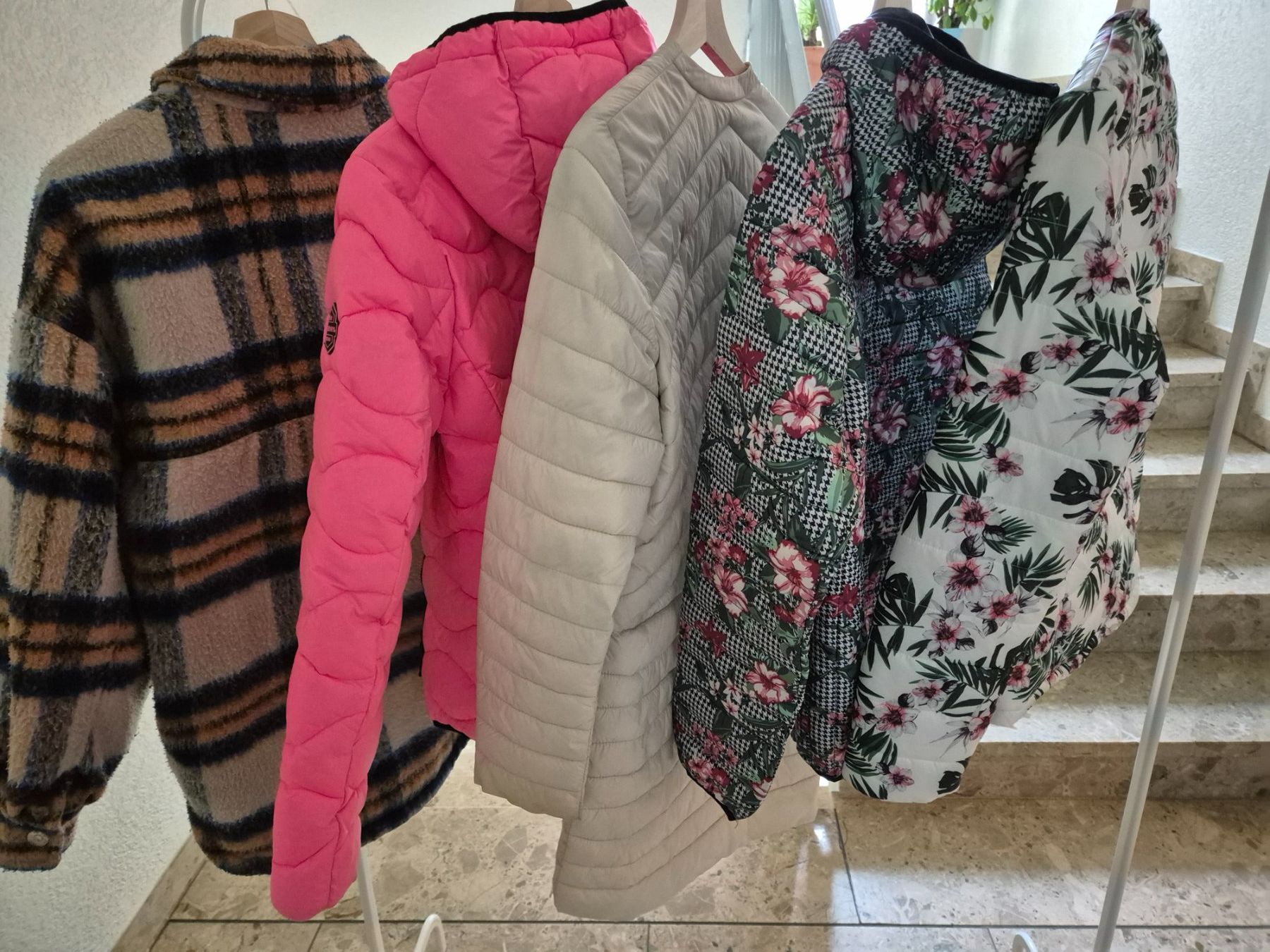 Jacken: 6 Jacken, gr.S – Neu (gemäss Beschreibung) aus Rieden AG von Lapca 1
