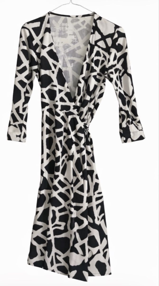 Diane von Furstenberg Vestiti: Diane von Furstenberg Silk Wrap  - Size 4 – Usato da Zürich venduto da seymabaskaben