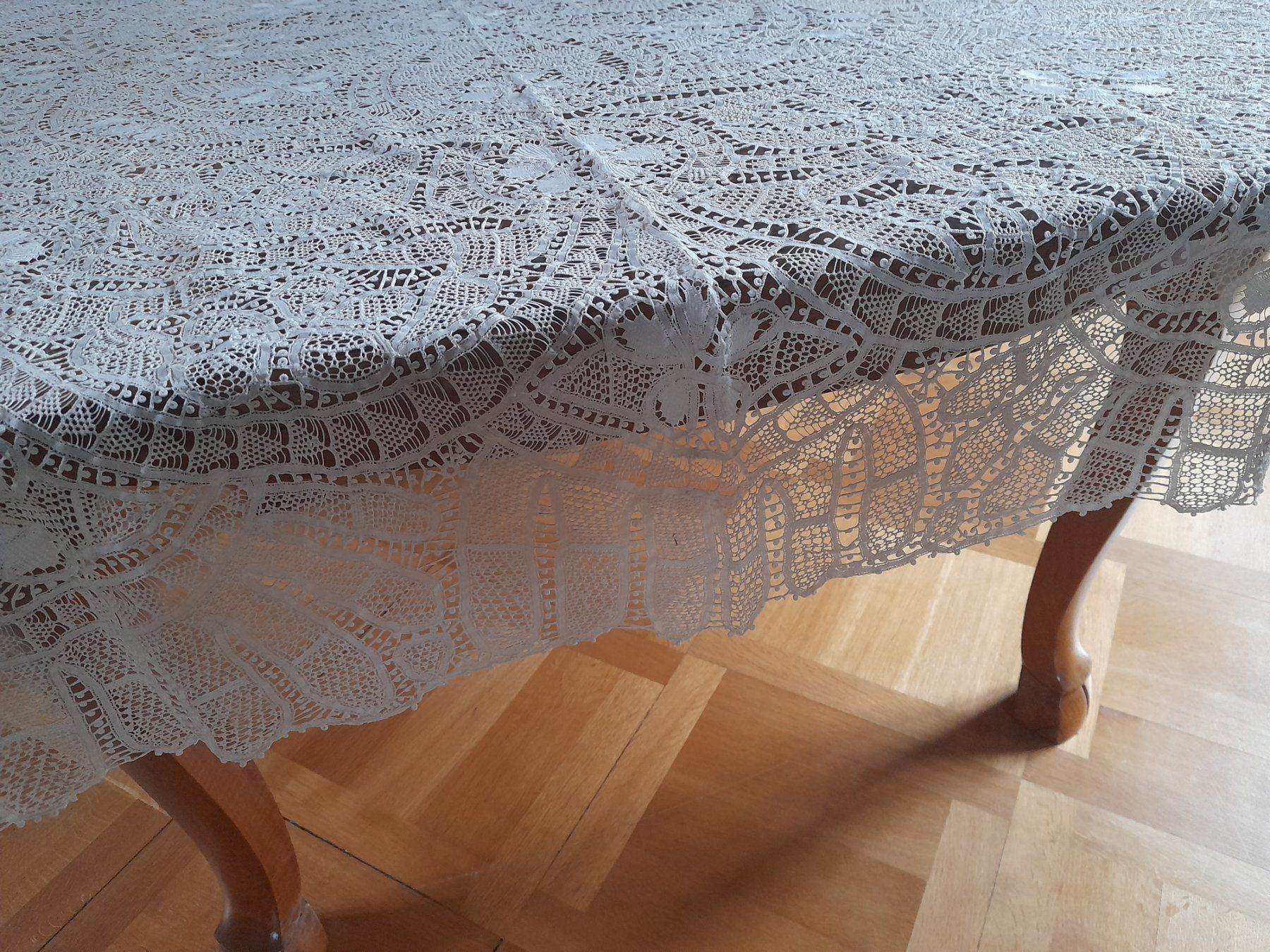 Coperte: ANTIKE GROSSE SPITZENTISCHDECKE, HANDARBEIT  250x170 – Nuovo (secondo la descrizione) da Lenzburg venduto da mayfair02 2