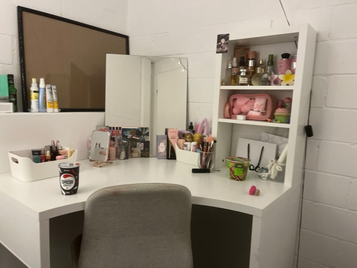 Ikea Tavoli da trucco: Schreib&Schminktisch – Usato da Biel/Bienne venduto da kubrak 3
