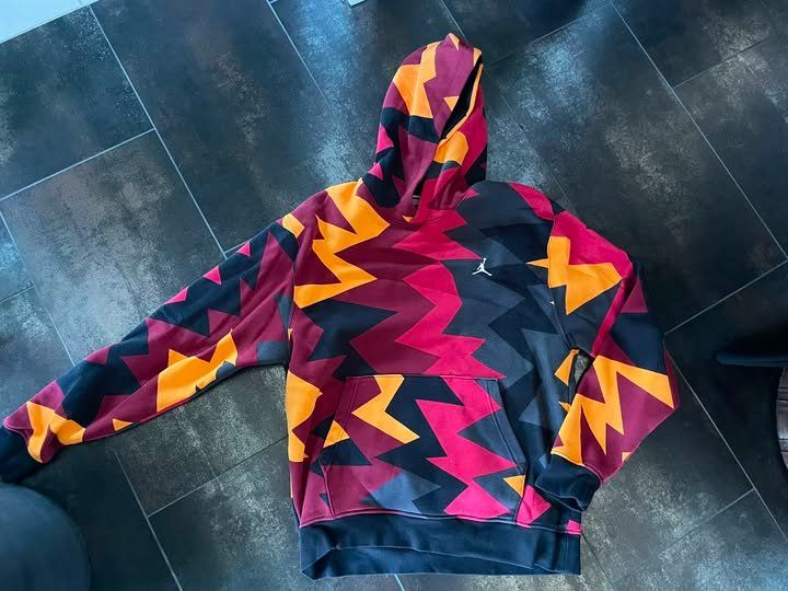 Jordan Pullover & Sweatshirts: JORDAN HOODIE SIZE M – Gebraucht aus Willerzell von amieundchilla13