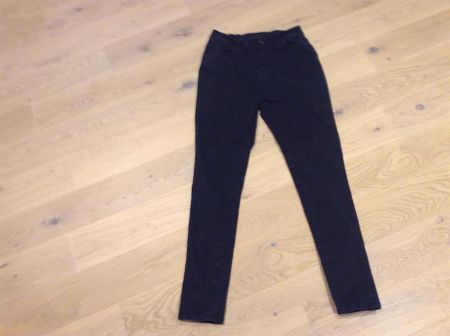 Neuwertige Jeans schwarz Grösse M