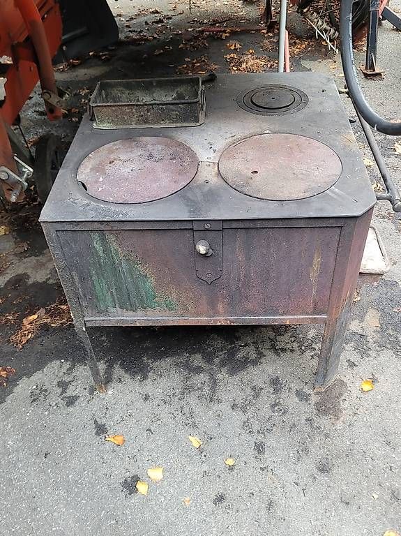 Altri mobili d'antiquariato: Antiker Ofen – Difettoso da Sigriswil venduto da FSLT99 2