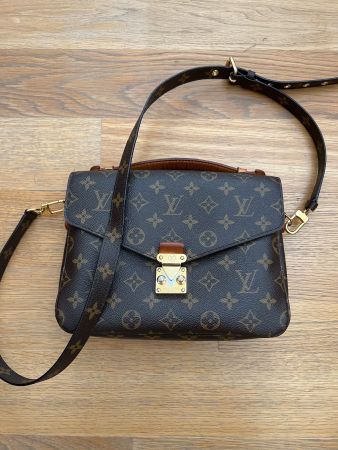 Louis Vuitton Pochette Métis