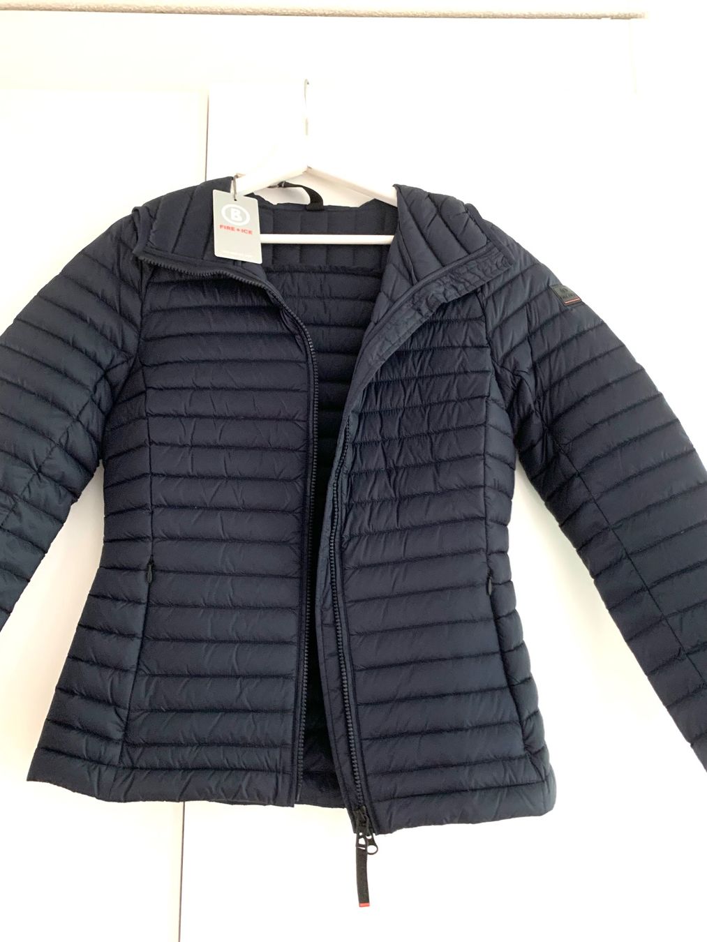 Bogner Giacche: Daunenjacke Bogner ORIGINAL   Dunkelblau NEU!! – Nuovo e nell'imballaggio originale da Adliswil venduto da atram57 1