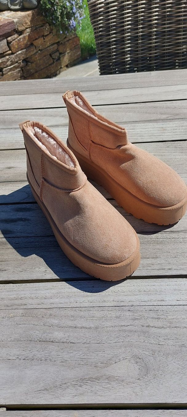Scarpe da donna: Boots "Khaki" – Usato da Lupfig venduto da Robob2