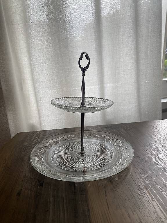 Servierplatten: Etagère aus Glas – Gebraucht aus Pfäffikon ZH von hobbyclown