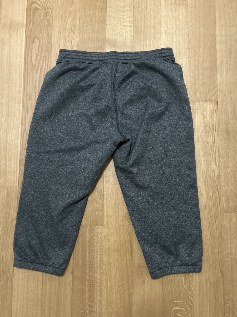 Adidas Pantalons: Adidas Sweatpants Grey – D'occasion à Belp par jan_6yvx 3