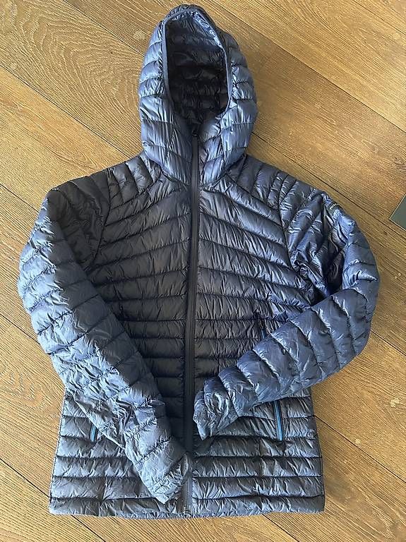 Jacken: Daunenjacke Gr. S – Gebraucht aus steffisburg von stefanruoff