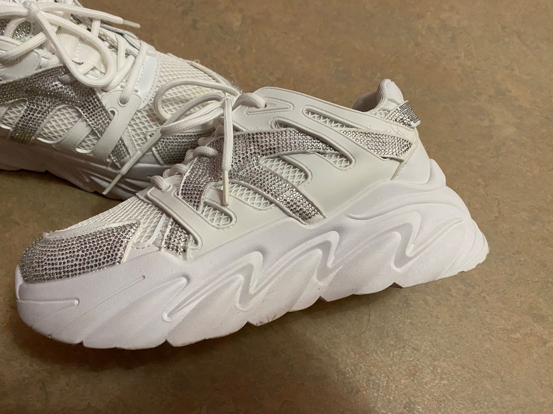 Scarpe da donna: Damen Sneaker mit Strasssteinen Gr.39 – Nuovo (secondo la descrizione) da Uster venduto da SAMMELPOST 3