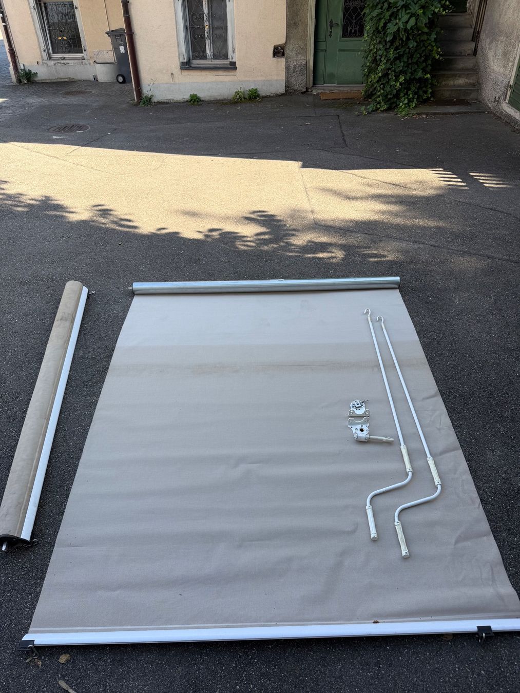 Tende da sole: Außen-Sonnenrollo zum Aufhängen – Usato da Zürich venduto da MarcusSA 1