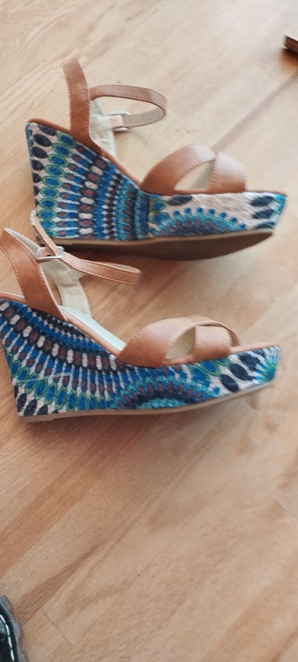 Scarpe da donna: Damen Sandalen von Cable 39 – Usato da Mörel venduto da MJoaoCosta 1