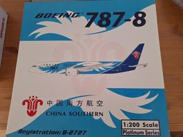 China Southern Boeing 787-8 1:200 Phoenix Reg. B-2727