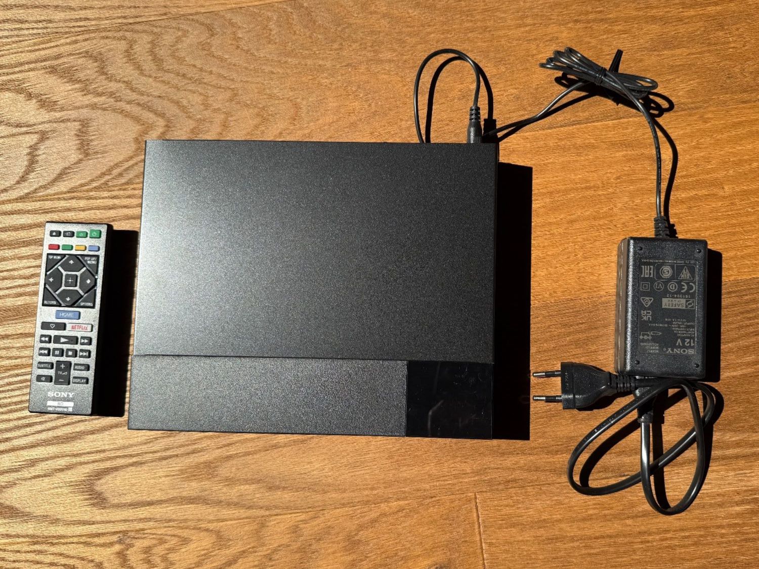 Sony Lettore multimediale & Streamer: BluRay Disc / DVD Player Sony BDP-S3700 – Usato da Birmensdorf ZH venduto da Czwir 2