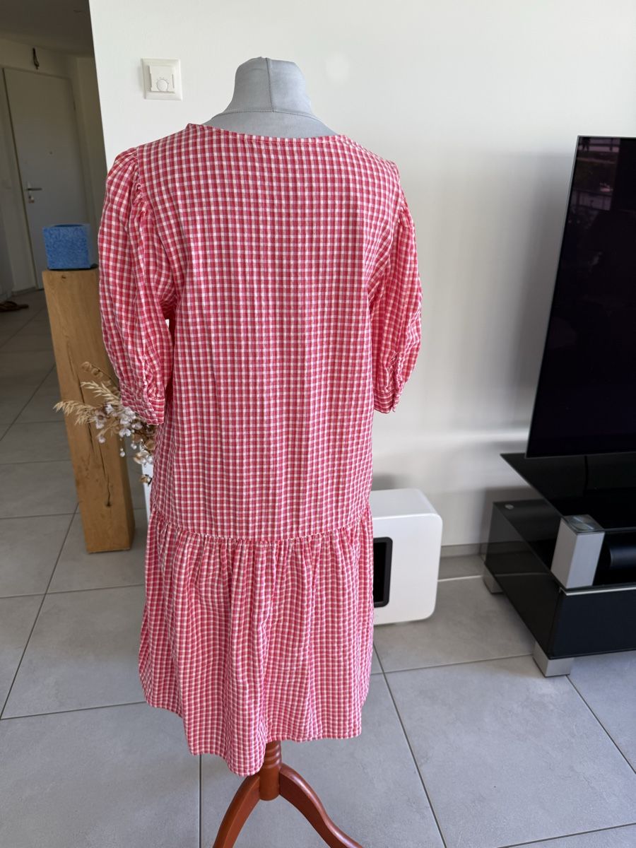 Only Robes: ONLY Kleid rotkariert Grösse M neuwertig – D'occasion à Nänikon par Monimos 2