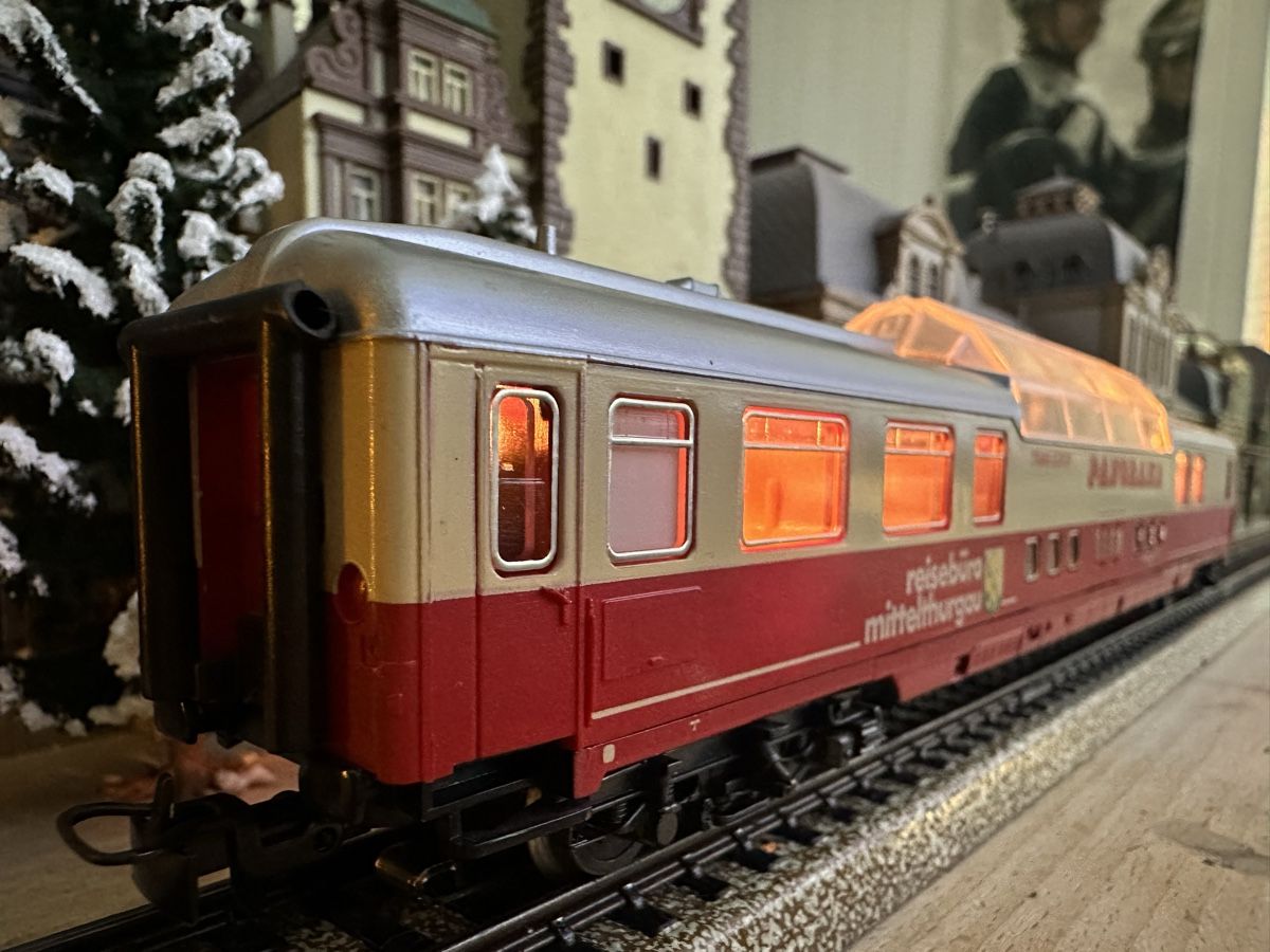 Märklin Modelleisenbahnen: Märklin 4169 TEE Panoramawagen – Gebraucht aus Lupsingen von New-Haven
