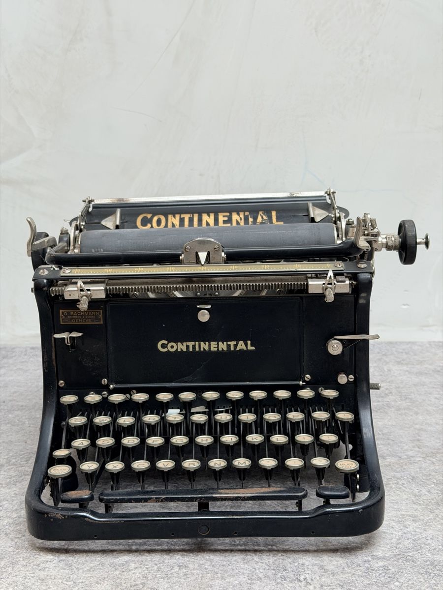 Continental Macchine da scrivere: Machine à écrire de bureau Continental – Usato da Bulle venduto da ABELiAM