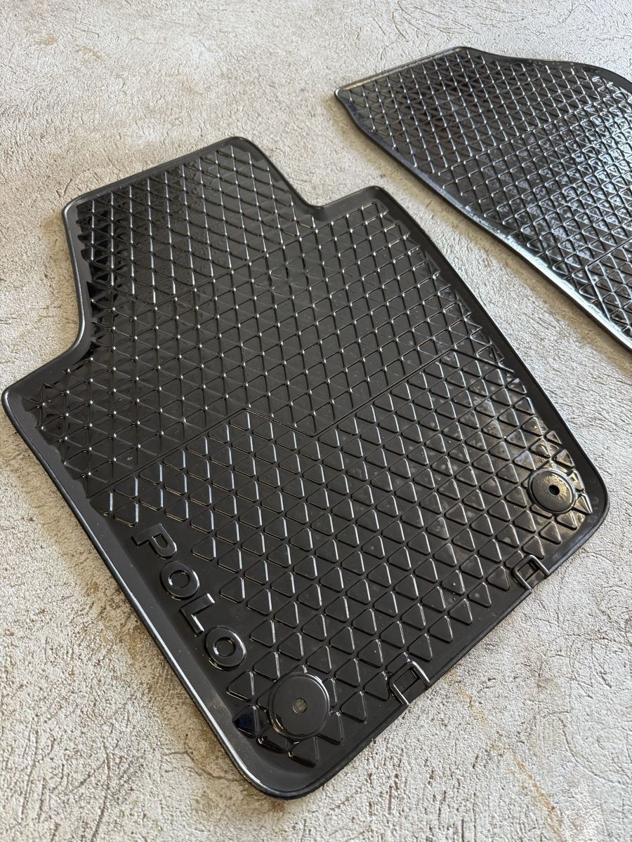 VW Tapis / Bacs: Tapis pour VW POLO – D'occasion à Biel/Bienne par MK_Cars 1