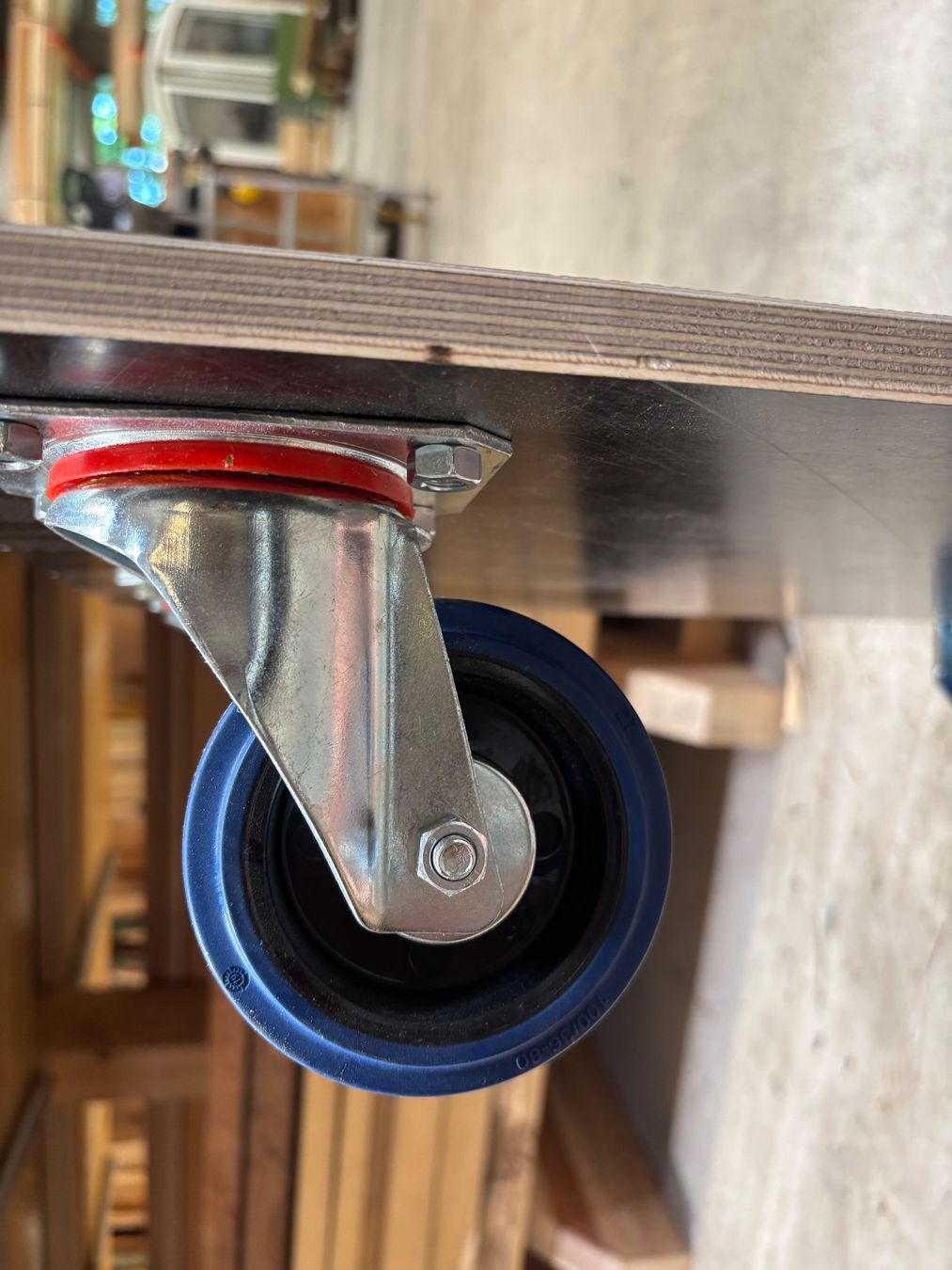 Carrelli di trasporto: Schwerlast Transportrolli / Rollbrett / Möbelroller 720kg – Usato da Winterthur venduto da ReUse_Baumarkt 1