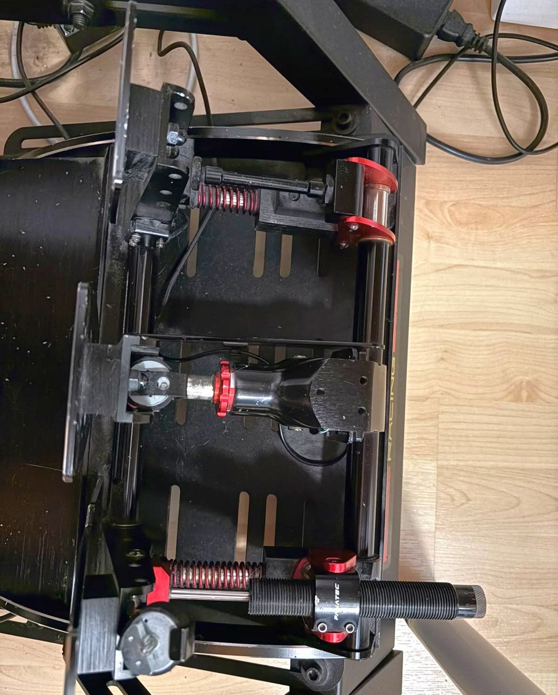 Fanatec Controller: Next Level Racing F-GT Simulator SIM RIG mit Fanatec Lenkrad – Usato da Oetwil an der Limmat venduto da Dudel 5
